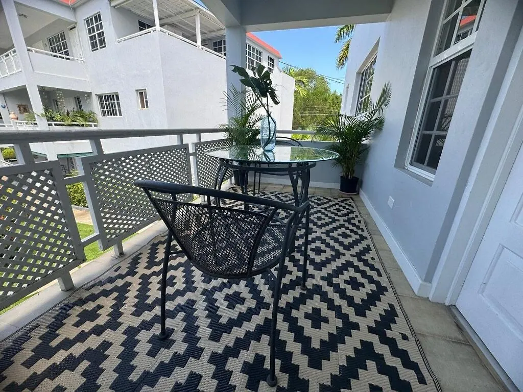 Newly Renovated 2Br 2Ba With Beach Access Montego Bay Appartamento