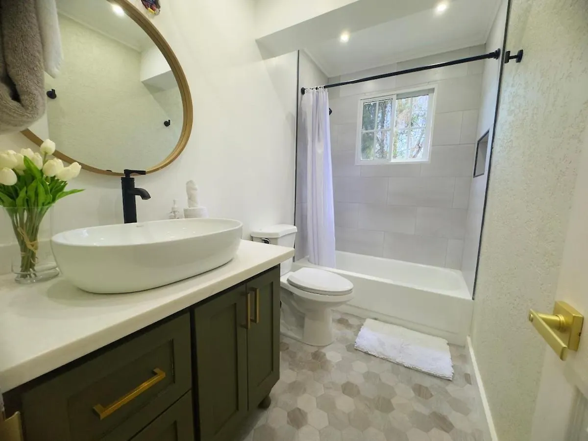Newly Renovated 2Br 2Ba With Beach Access Montego Bay Apartment